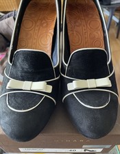 CHIE MIHARA ANUNCIO Größe 40 Pumps, wie neu, Velourleder, Schwarz, Schleife