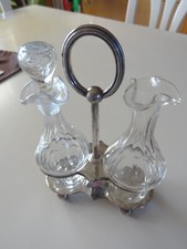 Alte Menage, Material