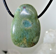 RUBIN  FUCHSIT  Edelstein-Anhänger  TROMMELSTEIN  gebohrt     Nr.19