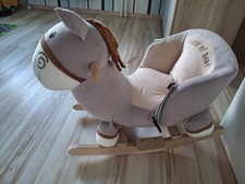 Schaukeltier Esel in einem