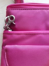 Umhängetasche rose 29x27cm Nylon mit Sicherheitskarabiner -neu-