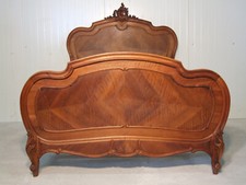 KM 408 Elegantes antikes Bett im Louis XV Stil  Nussbaum aus Frankreich um 1900