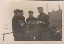 Foto, Kriegsmarine, Vorpostenboot Hirsch, Matrosen im Gespräch (MJ-46)1025