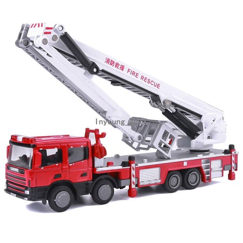 Feuerwehrauto mit hebebühne - feuerwehrauto,