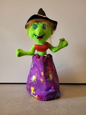 FIG Plüsch Stofftier HEXE 40 cm groß mit Funktion, Musik und Bewegung