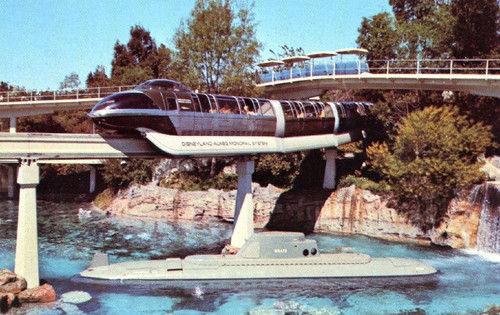 Disneyland monorail im - ak,