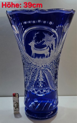 Große blaue geschliffene