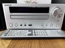 ONKYO DR-645 DVD Receiver Silber mit zwei Lautsprechern