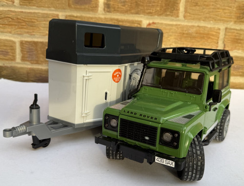 Bruder land rover defender und - bruder,