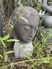 Mönchskopf auf Sockel Vulkanstein Massiv feine Steinmetzarbeit  H49cm