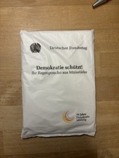Regenponcho aus Maisstärke