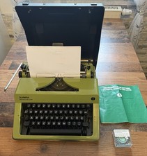 Olympia Monica de Luxe