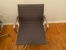 Drehstuhl Vitra EA 108