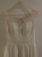 Lilly Brautkleid (Ivory) mit kleiner Schleppe u. Schleier - Größe 34