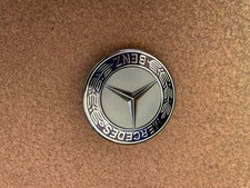 Mercedes-Benz Motorhaube Stern