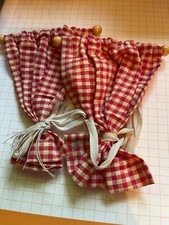 für Puppenstube, Gardinen für Bauernstube rot-kariert, älter