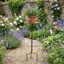 Steckbarer Gartentisch in