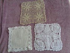 3 kleine selbst gehäkelte Deckchen, echte Handarbeit ,quadratisch