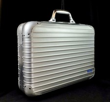 Rimowa Topas Boarding Case 23L