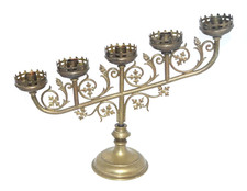 Antiker Sakraler neogotischer Kerzenständer Messing 5-Flammig , Breite 41cm