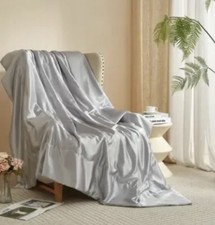 Kuscheldecke 200×200 Grau