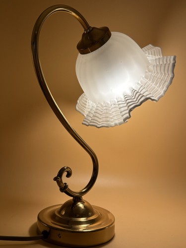 Elegante messing tischlampe - elegante, messing-tischlampe