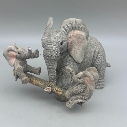 Country artist tuskers elefant - tuskers,