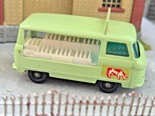 Commer bottle float matchbox - commer,