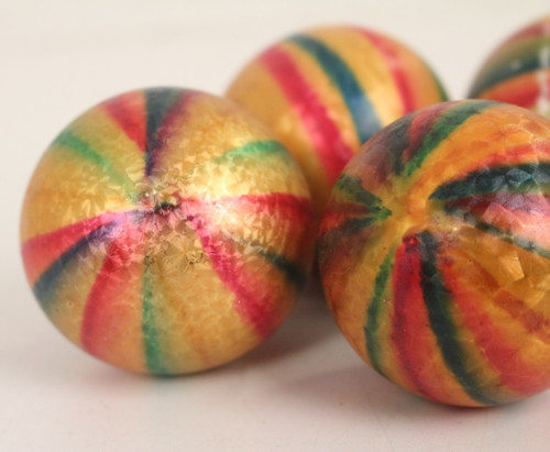 Christbaumkugeln gestreift