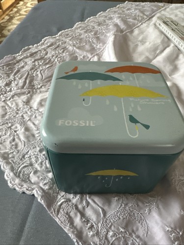 Alte fossil blechdose mit - alte,