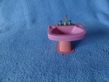 Badezimmereinrichtung für die Puppenstube oder Puppenhaus ein Waschbecken in ros