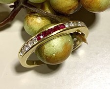 Goldring 750/18kt mit 0,10 ct