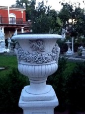 Stein Amphore mit Rosenblütendesign, Pflanzschale, Steinguss, H.50 cm Steinfigur