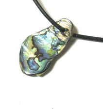 Trommelstein gebohrt