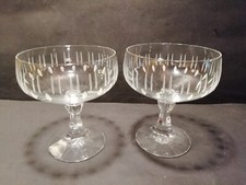 2 Champagner-Schalen