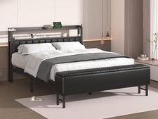 Gepolsterter Bettrahmen mit