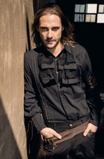 RQ-BL Red Queen's Black Legion