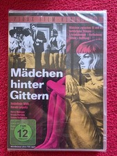 Mädchen hinter Gittern
