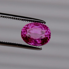 Ceylon Deep Pink Sapphire 7,65