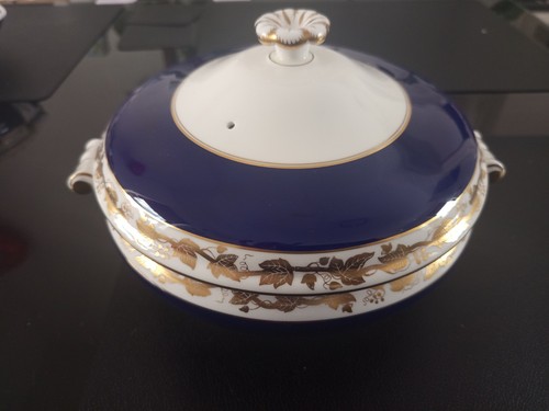 Covered vegetable bowl