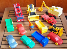 Konvolut Plastik Kinderspielzeug Autos Wader & andere Pkws Lkws Bagger u.v.m.