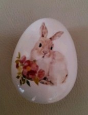 Schöne Osterdeko  Osterei weiss mit Motiv Hase