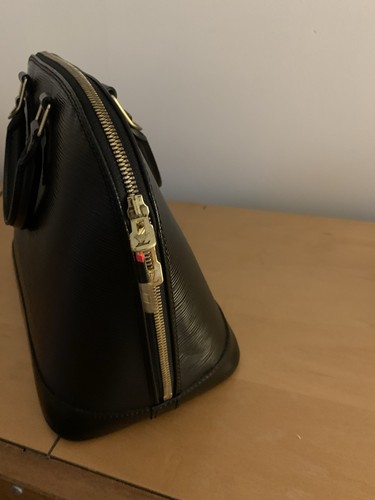 Louis vuitton alma epi - louis,