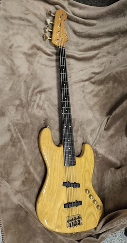 Moon jazz bass mit - moon,