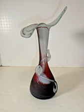 Geschwungene Vase aus massivem