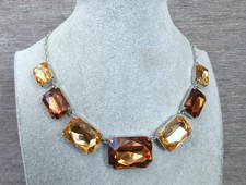 (E04) Modeschmuck Collier /