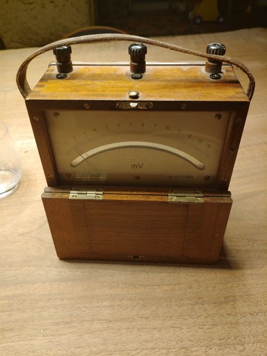 Voltmeter 15mv holzkiste - voltmeter,