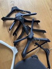 5 Kleiderbügel von