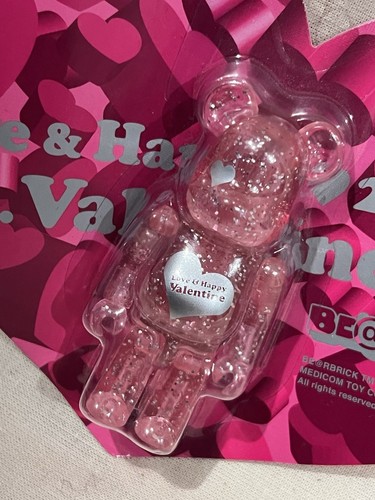 Bearbrick valentinstag 2012 - bearbrick,