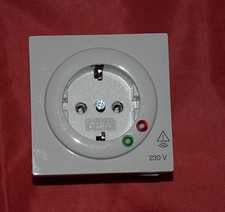 Gira 045142 color schuko - 045142, s-color
